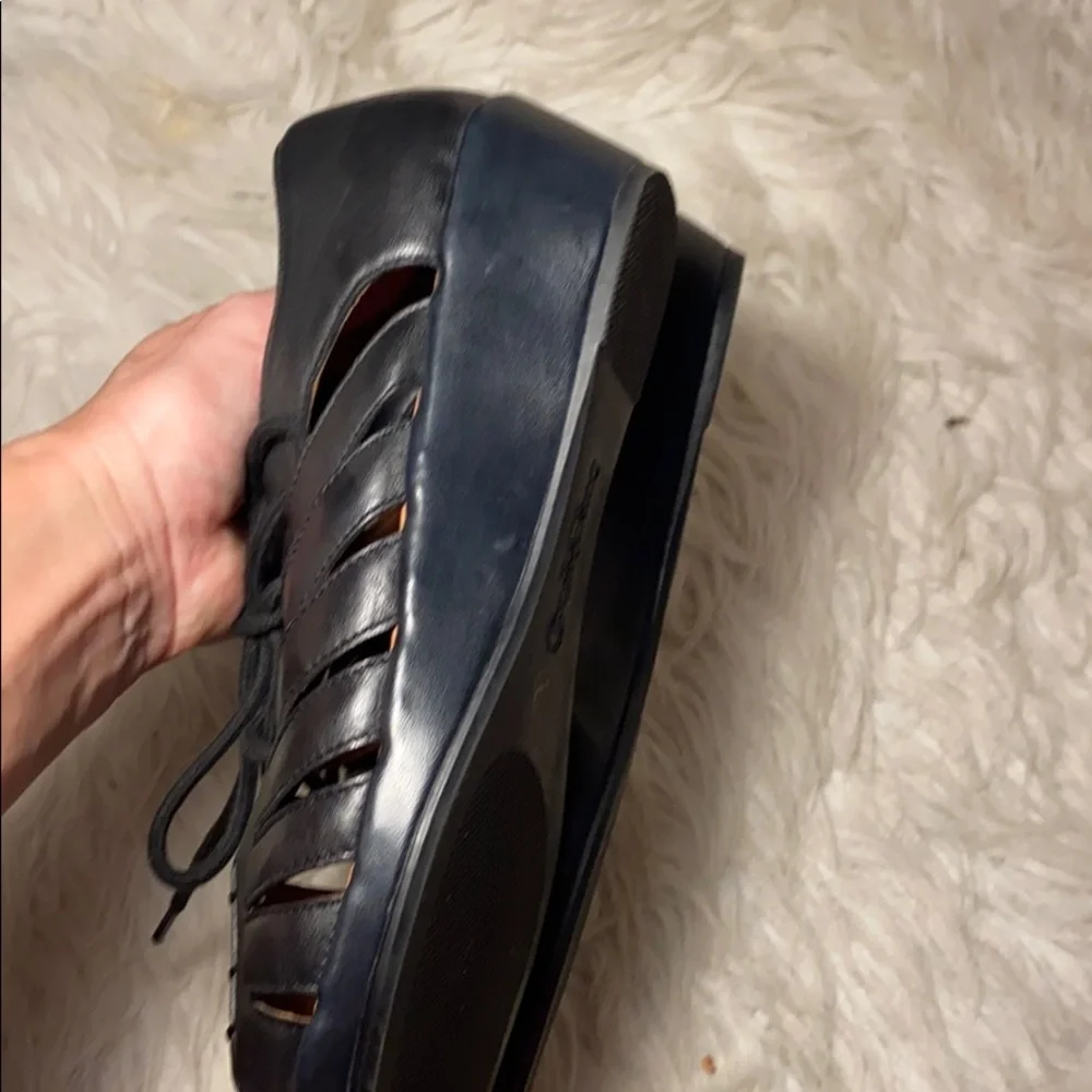 L’Amour DesPieds Leather Wedges
